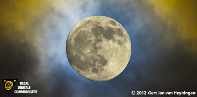 Volle maan, een fraai schouwspel die zelfs met het blote oog te zien is.