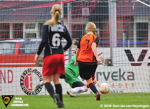 Dorien Zeinstra die Oranje Nassau op 0-2 gaat zetten tegen SteDoCo.