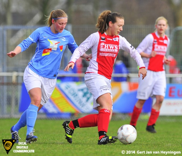  Ramona van der Harst van RCL sterk aan de bal.