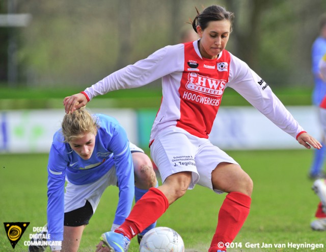 Samanta Stojanovic van RCL in actie in de wedstrijd tegen Saestum.