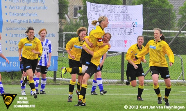 Ver in de extra tijd scoorde Manon Langedijk van Reiger Boys met het hoofd de 2-1 tegen IJzendijke.