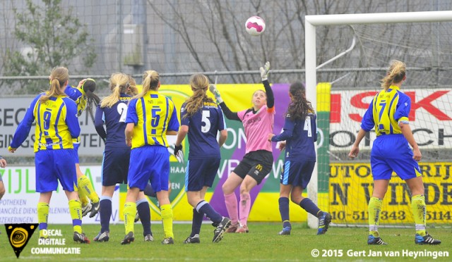 Nadine Bier kopt de gelijkmaker voor Berkel in de touwen tegen ADO Den Haag.