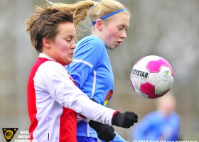 RCL - Saestum. Duel tussen Lesley Landweer van RCL en Corian van der Steen van Saestum.