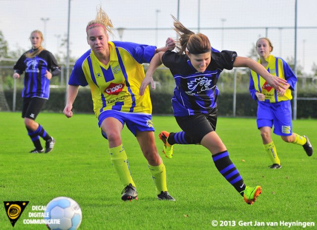 Spannende duels tussen Chantal van Wijk van Berkel en Esra Bicer van Smerdiek in het duel tussen Berkel en Smerdiek.