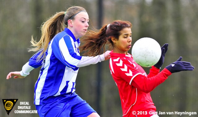 Leuke duels tussen Milou Hoefsloot van SVS en Tamara Colle van Rhoon.