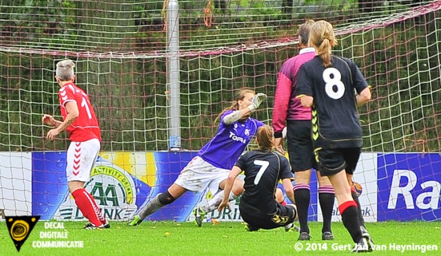 Alex Baarda van Wartburgia scoorde de bevrijdende 1-3 in het KNVB bekerduel tegen Rhoon.