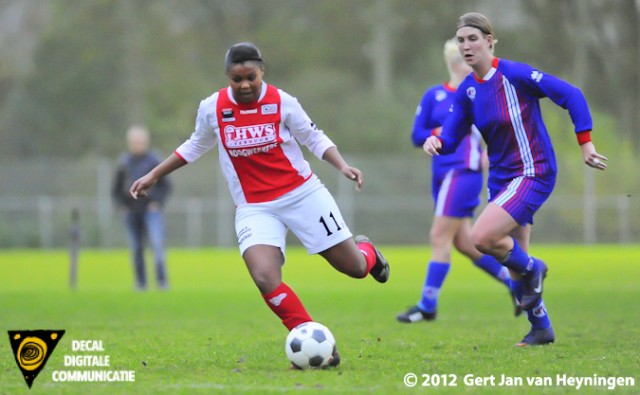 Nes van Buitenveldert. RCL was echter niet in staat de mogelijkheden in klink klare munt om te zetten. Dit duel in de Topklasse voor Vrouwen werd met 2-3 gewonnen door Buitenveldert.