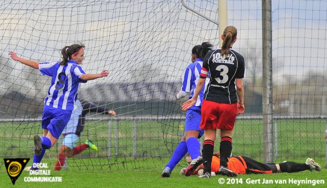 Dubbel O ofwel Manuela Grootenboer scoorde de 0-2 voor RVVH tegen SteDoCo.