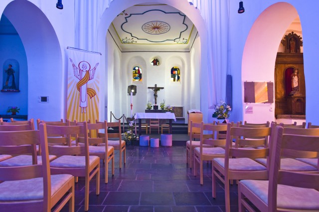 Interieur van de St Etienne kerk in Waha